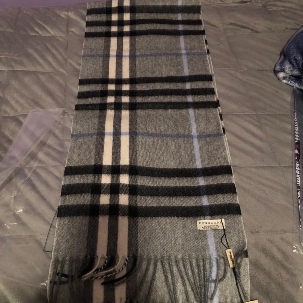 Burberry scarf